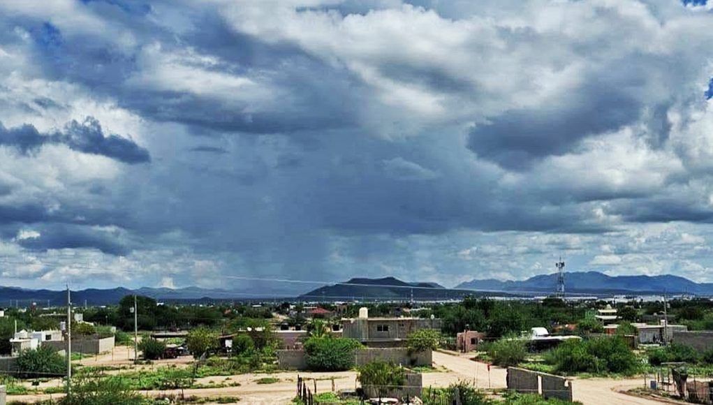 Lluvias moderadas a fuertes afectan zonas de La Paz; definirán a las 9 PM si habrá clases