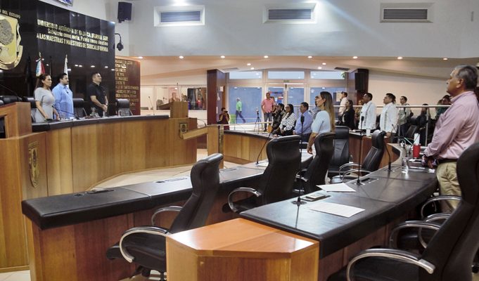 Congreso de BCS guarda minuto de silencio por exdiputada Guadalupe Olay Davis
