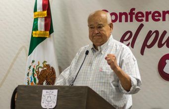 Gobernador de BCS niega nepotismo y se conmueve al defender a su hija