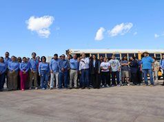 Entregan camión escolar a la Universidad Tecnológica de La Paz