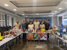 Entregan material deportivo a escuelas de BCS