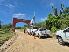 Avanzan obras de electrificación en La Candelaria y Puerto Chale