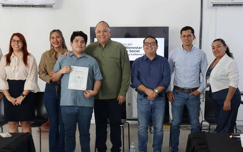 El curso abordó herramientas para fortalecer las relaciones laborales, establecer límites saludables y promover un trato respetuoso hacia la ciudadanía.