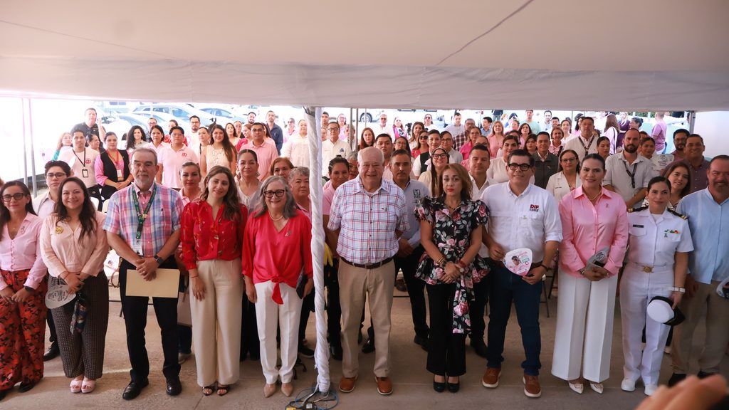 Durante la conmemoración del Día Internacional de la Lucha contra el Cáncer de Mama, el gobernador Víctor Castro destacó la importancia del diagnóstico oportuno.