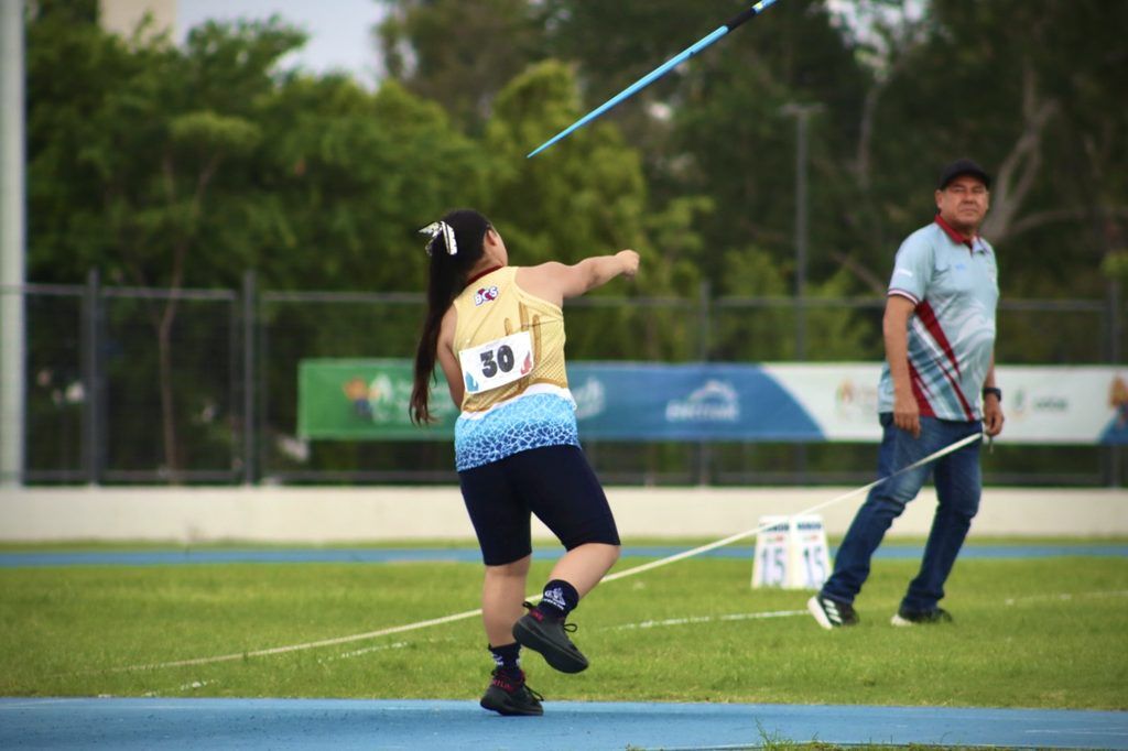 La paratleta sudcaliforniana también obtuvo plata en lanzamiento de bala y bronce en disco; Baja California Sur llegó a 10 preseas en la Paralimpiada Nacional 2026.