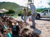Renuevan redes de drenaje y agua potable en colonias de La Paz