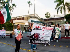 Del Salvatierra al “Seguro Viejo”: trabajadores del IMSS llevan su protesta por las calles de La Paz