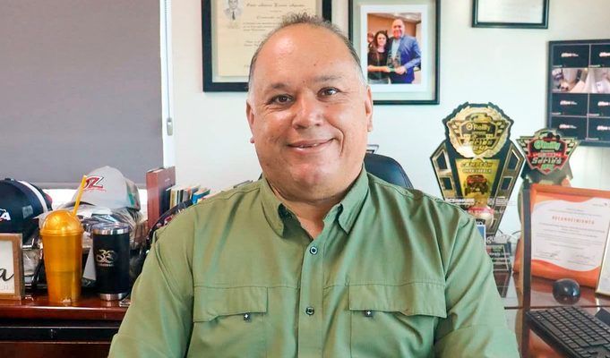 Omar Zavala deja el gabinete y se registra por coordinación de Morena en La Paz