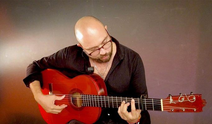 Edgar González llevará “Seis veces uno” y la guitarra flamenca a La Paz