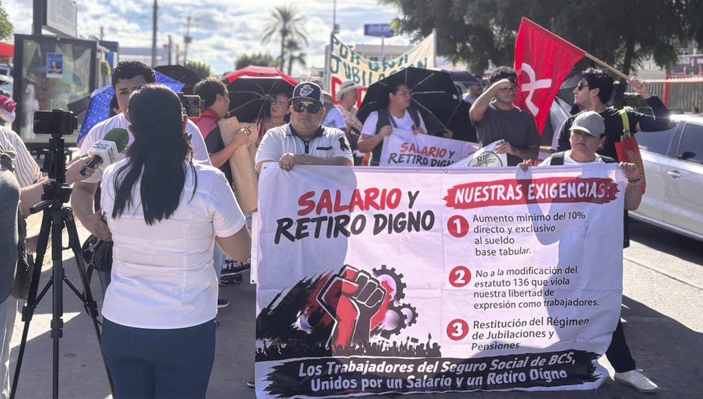 Megamarcha del IMSS en La Paz: Rechazan aumento del 8%