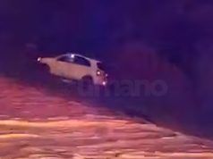 Lluvia arrastra autos en Cabo San Lucas